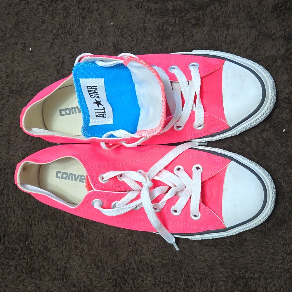 Hot pink converse